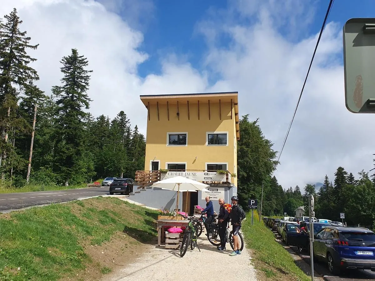 Chalet Jaune Chamechaude Sarcenas