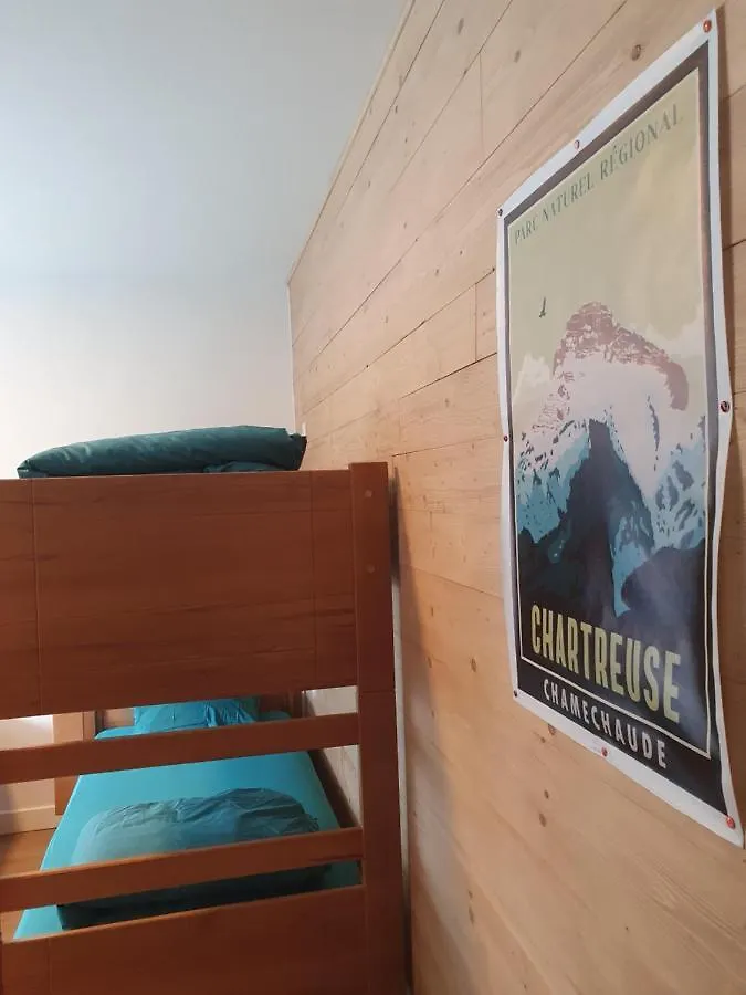 Chalet Jaune Chamechaude Sarcenas France